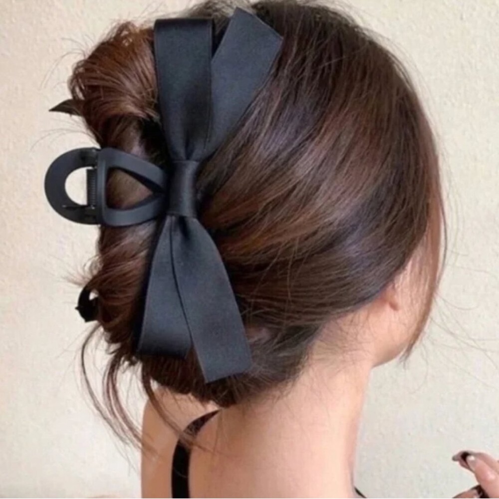 Black Bow Hair Clip
